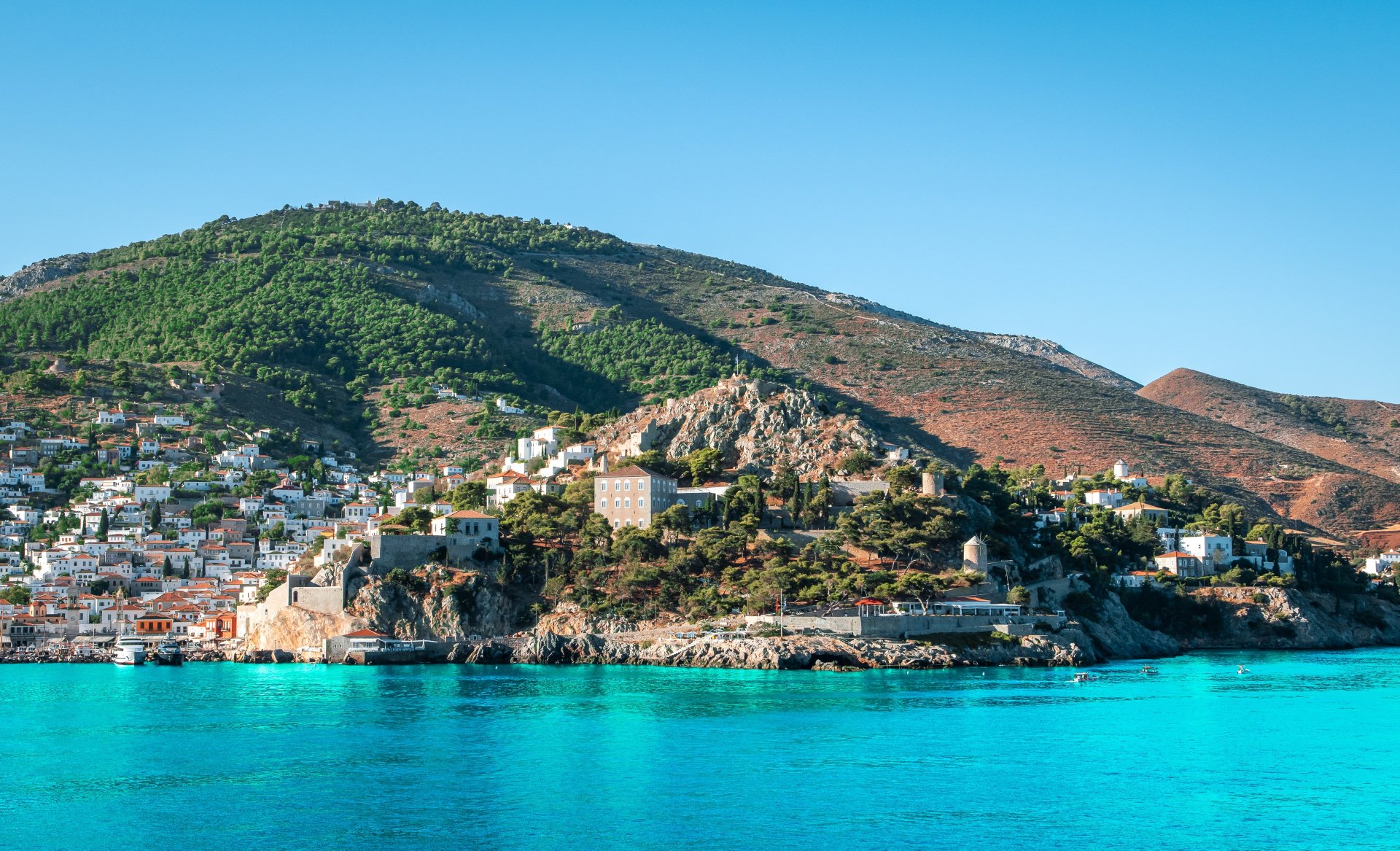 Private boat trip from Athens to Hydra